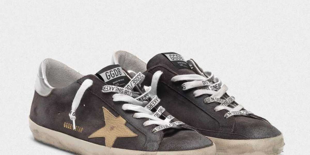 Golden Goose Starter Sneakers and distressing