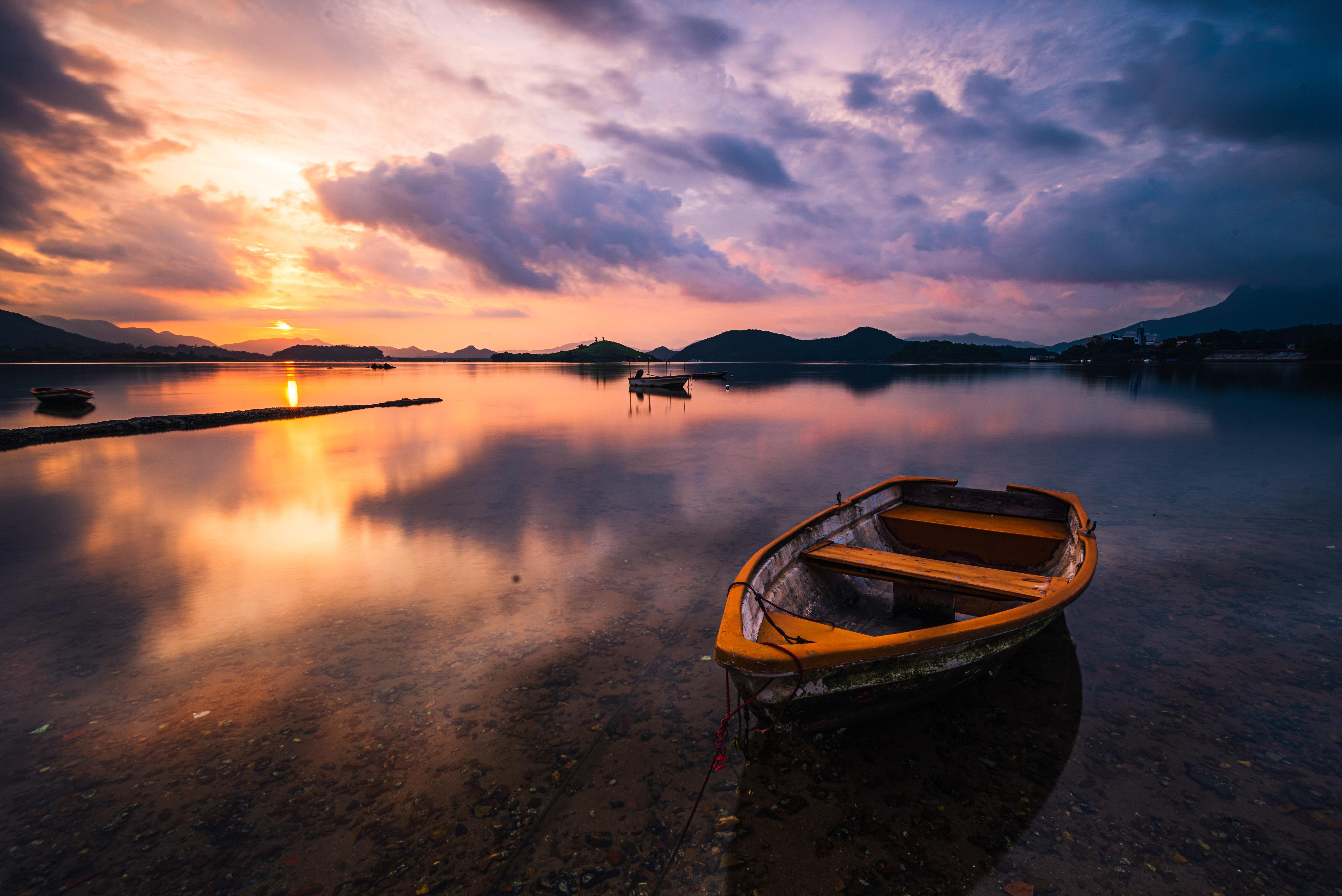 Wooden rowboat in lake 4k desktop wallpaper beautiful sunset | PC and Mobile Wallpapers