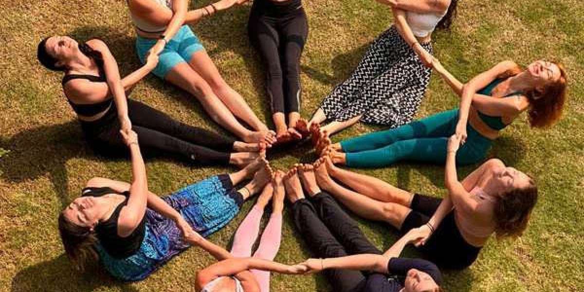 200-Hour Yoga Teacher Training in Goa at Yogakulam Academy: A Path to Transformation