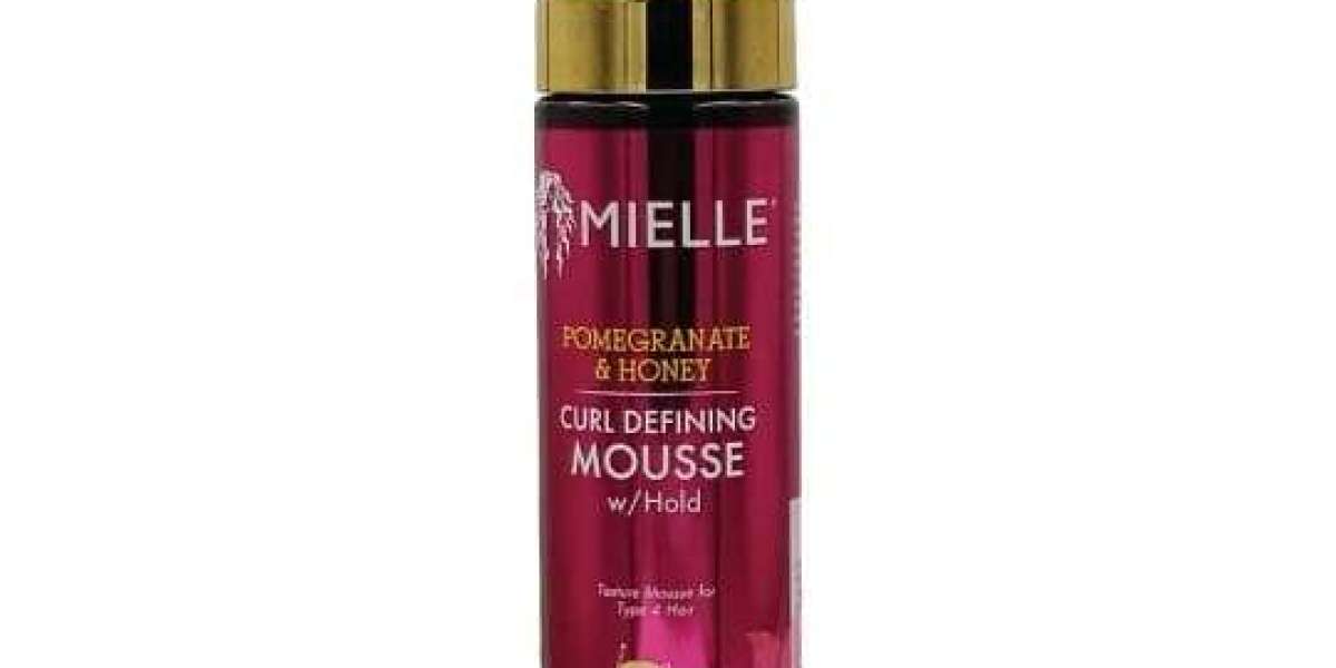 Enhance Your Curls with Mielle Pomegranate & Honey Curl Defining Mousse