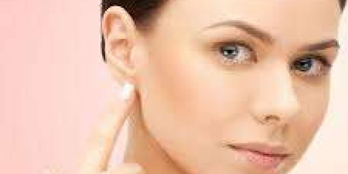 Natural Earlobe Correction for a Youthful, Harmonious Look