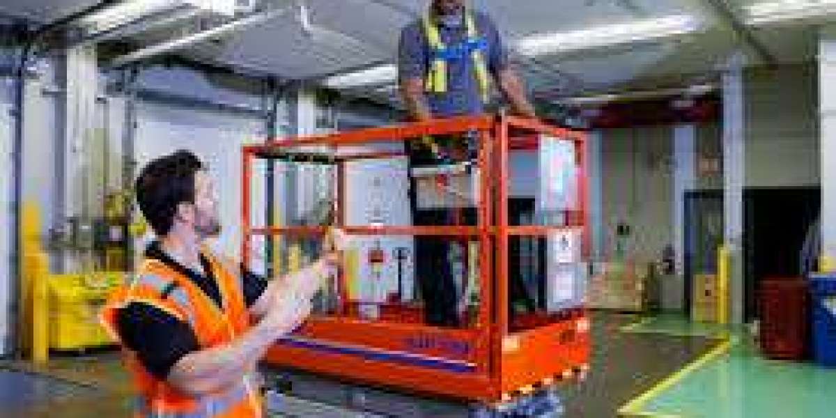 Scissor Lift Training: A Key to Safe Operation and Workplace Safety