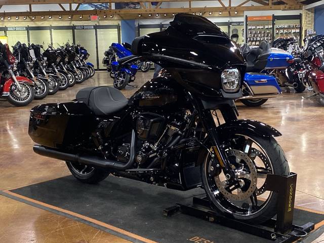 Harley Davidson Street Glide Motorcycle for Sale in Illinois