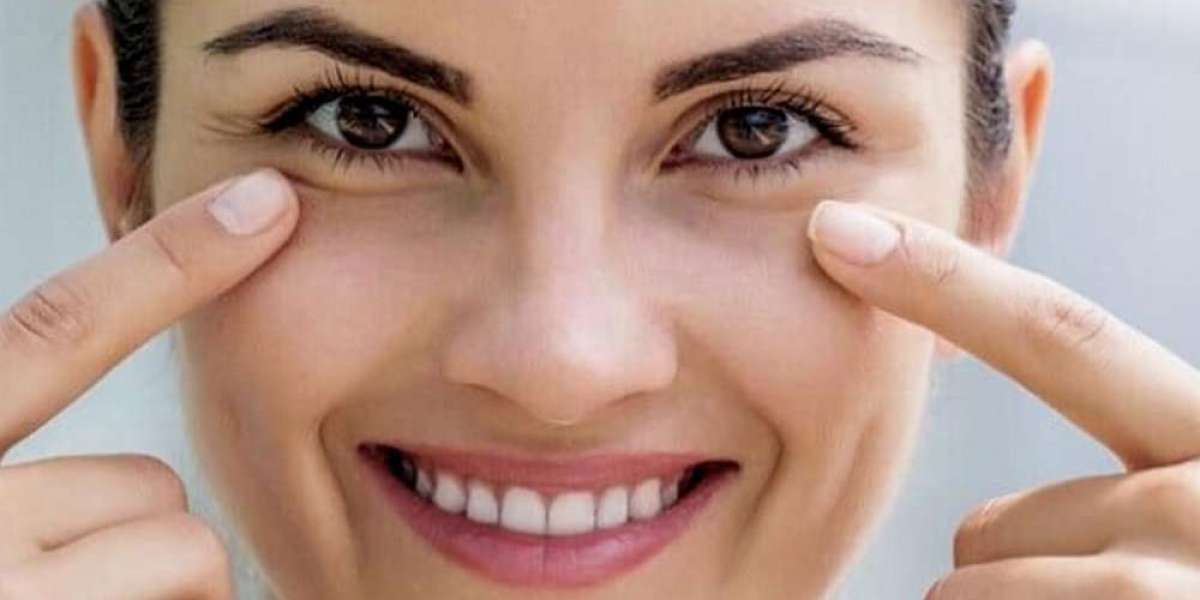 Home Remedies vs Professional Treatments for Dark Circles