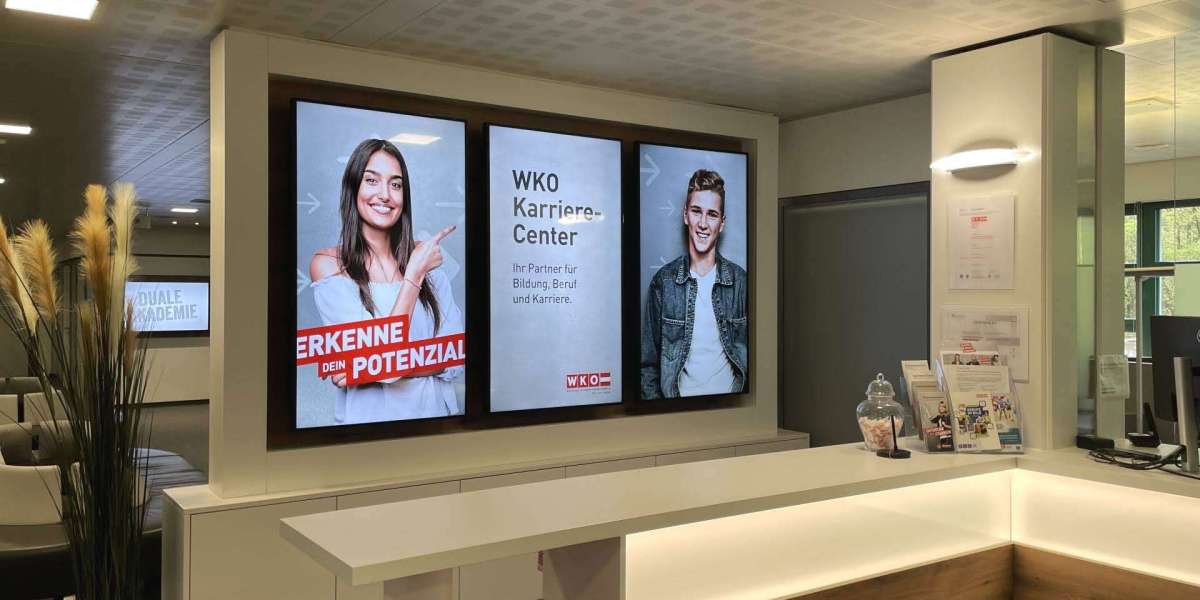 The Power of Restaurant Digital Signage: Enhancing Customer Experience and Boosting Sales