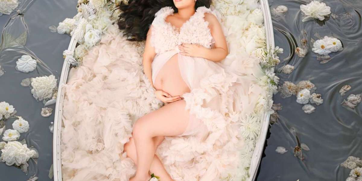 Capturing Elegance: The Magic of Maternity Gowns for Photoshoot